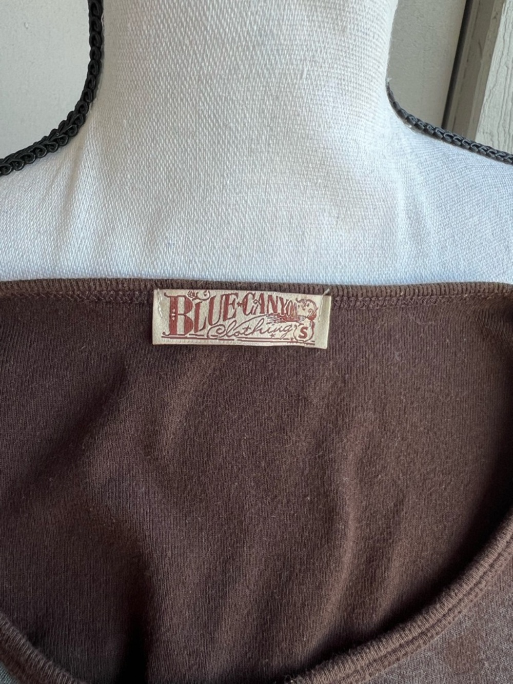 Y2K Blue Canyon Brown Graphic Short Sleeve Top Baby Tee - Picture 9 of 10